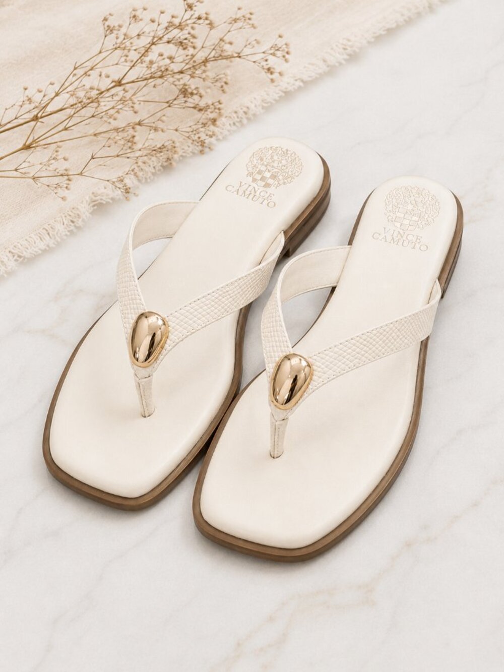 Vince Camuto Naylee Ivory Cream Square Toe Thong Sandals Flat Slide Gold New 8